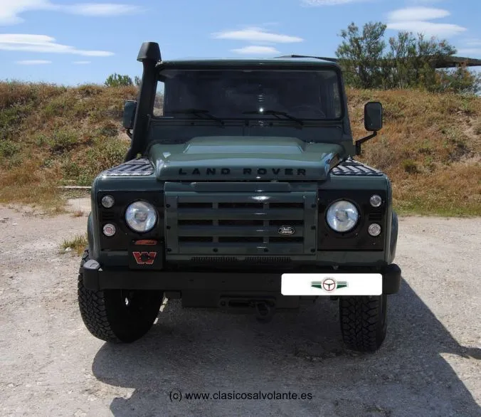 LAND ROVER DEFENDER 110