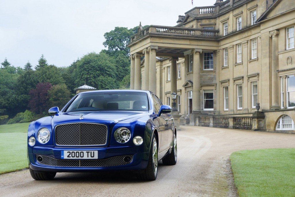 MULSANNE FLAGSHIP TAKES CENTRE STAGE IN BENTLEY EXHIBITION.