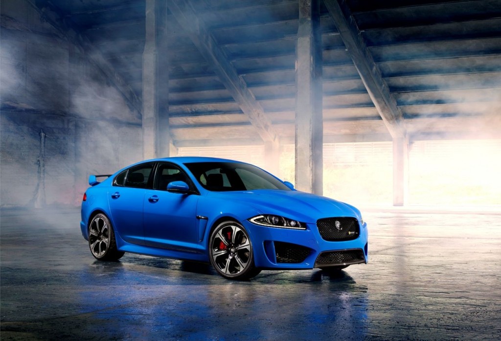 JAGUAR XFR-S, LA BERLINA DEPORTIVA MÁS RÁPIDA, POTENTE Y ÁGIL CONSTRUIDA POR JAGUAR HASTA LA FECHA SE BASA EN EL MODELO XFR, CREANDO UN PRODUCTO AÚN MÁS EXCLUSIVO.