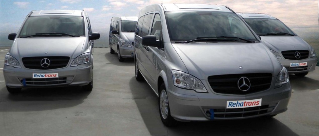 REHATRANS ENTREGA 8 MERCEDES VITO SHUTTLE PARA TAXI ADAPTADO EN ABU DHABI.