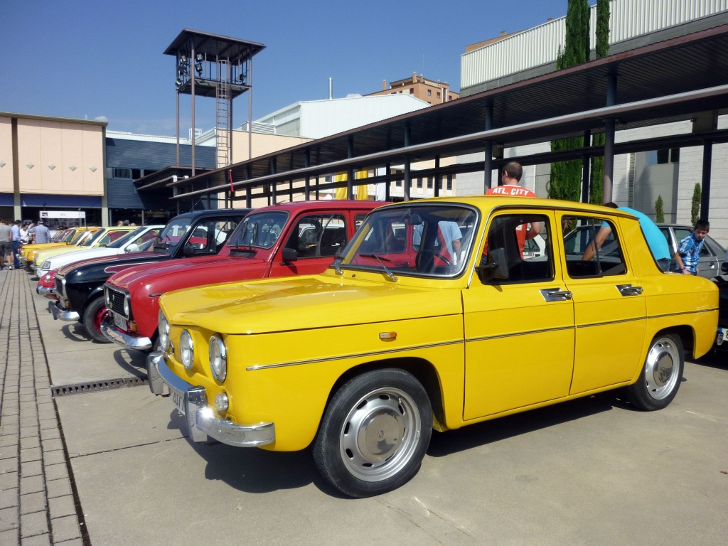 De la fábrica de Valladolid salió hace 60 años el primer vehículo español -el 4/4- y, hace 50 años, el primer Alpine nacional. Y las calles vallisoletanas fueron las primeras recorridas por todos los modelos Renault durante todo este tiempo.