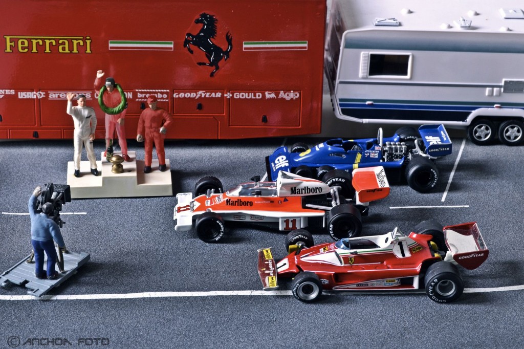 Miniaturas del McLaren M-23 D y del Ferrari 312 T2.