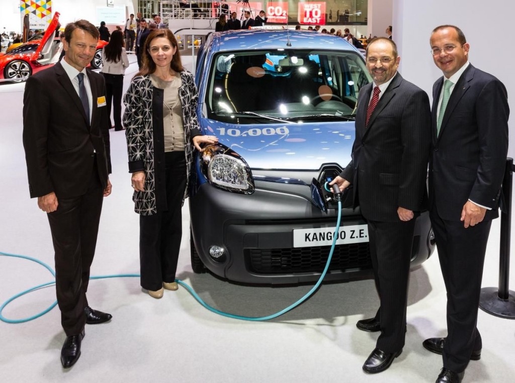 RENAULT HA FABRICADO LOS PRIMEROS 10.000 KANGOO Z. E. 