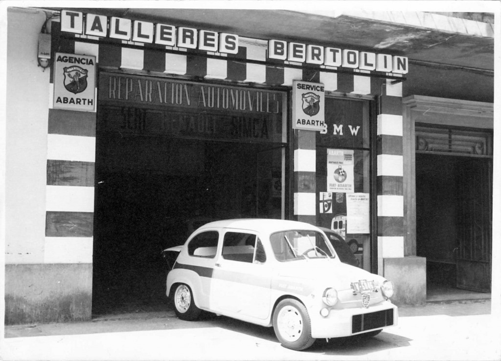 Bertolín en el taller de la Calle Angel Guimerá.