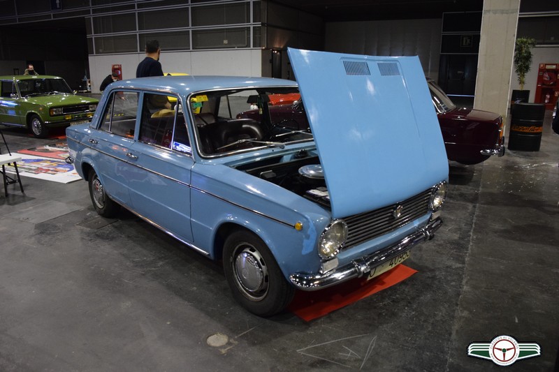 ESTE SEAT 124 GANÓ EL CONCURSO DE CLÁSICOS POPULARES DEL VALÈNCIA MOTOR CLASSIC