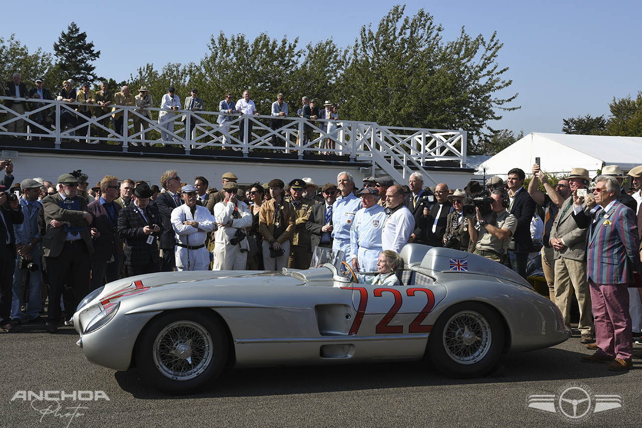 Al volante de este Mercedes 300 SLR Moss ganó la Mille Miglia en 1955