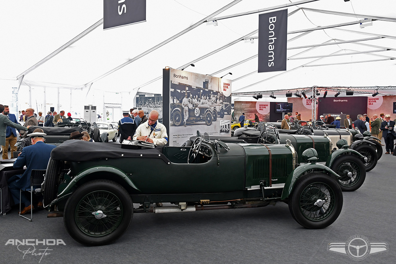 Algunos Bentley a la venta en la carpa de Bonhams