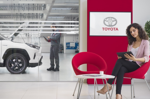 TOYOTA CERRÓ 2021 COMO LÍDER DE VENTAS A PARTICULARES 