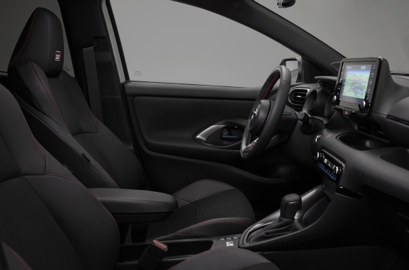 INTERIOR DEL TOYOTA YARIS GR SPORT GT7 