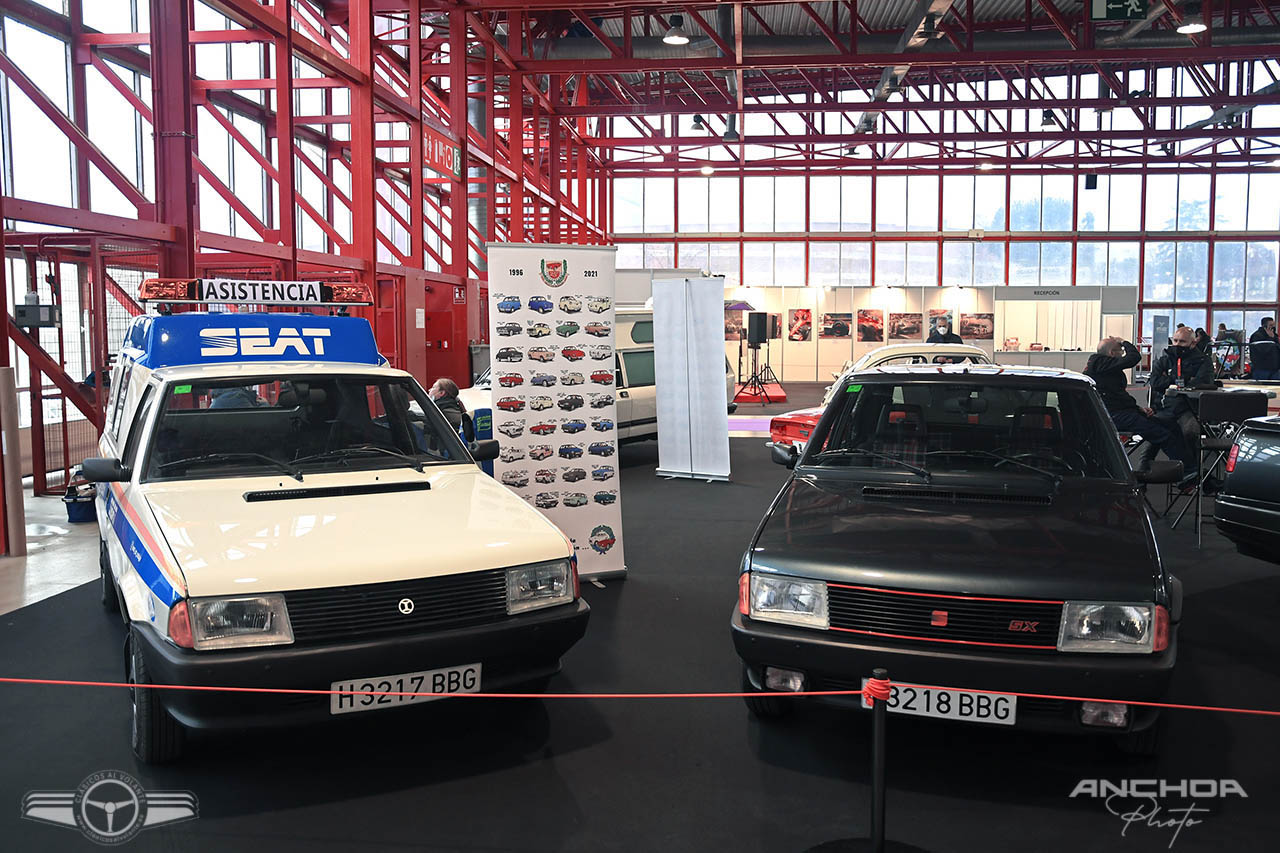 EXCELENTE STAND DE  "SEAT EN RODAJE",  DONDE SE EXPUSIERON ALGUNAS UNIDADES DE LA COLECCIÓN