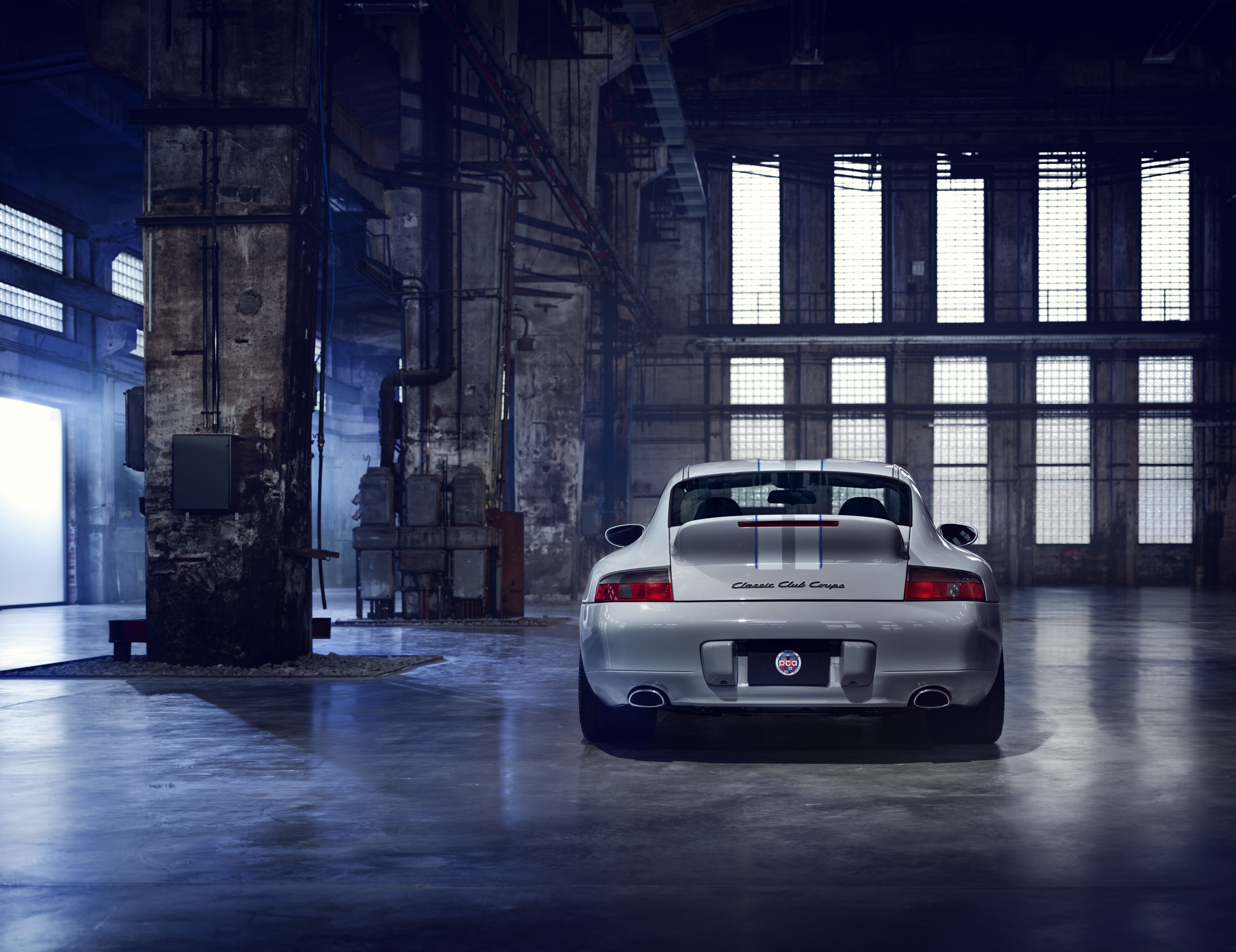 EL TECHO DE DOBLE CÚPULA DEL 911 CLASSIC CLUB COUPE ES UN DETALLE QUE ENLAZA CON EL MUNDO DE LA COMPETICIÓN