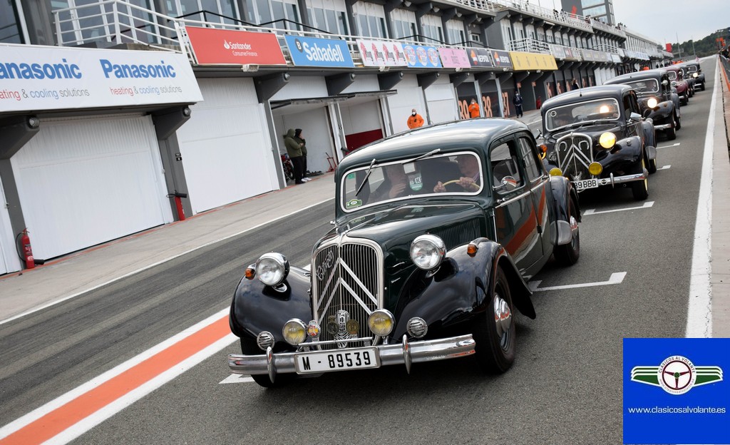 LOS CITROËN TRACTION AVANT CELEBRARON UNA GRAN CONCENTRACIÓN EN EL RACING LEGENDS