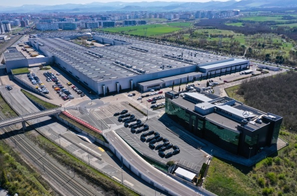 EL LUNES 11 DE ABRIL, SALIÓ DE LA LÍNEA DE MONTAJE DE MERCEDES-BENZ EN VITORIA EL VEHÍCULO NÚMERO 1.000.000 DE LA ACTUAL GENERACIÓN DE LA FURGONETA VITO Y EL MONOVOLUMEN CLASE V