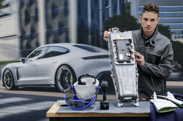 PORSCHE ESPERA QUE EN 2025 LA MITAD DE LOS VEHÍCULOS NUEVOS QUE VENDA SEAN ELECTRIFICADOS