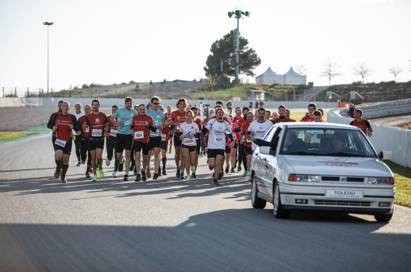 SEAT ORGANIZÓ UN MINI MARATÓN CON LA PRESENCIA DE LA SEAT RUNNERS COMMUNITY, QUIENES PORTARON UNA DE LAS ANTORCHAS ORIGINALES DE LOS JUEGOS OLÍMPICOS DE BARCELONA. 