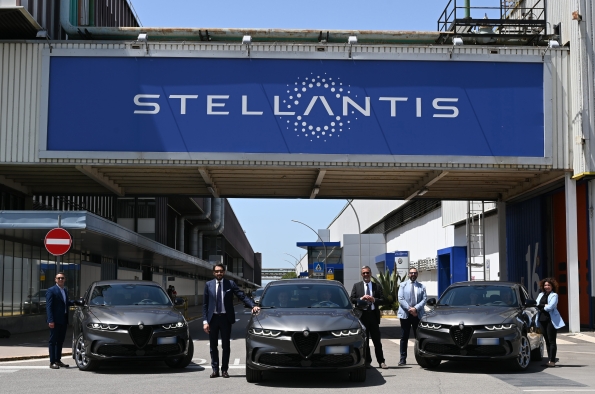 REALIZADA UNA CEREMONIA EN LA PLANTA DE ALFA ROMEO DE POMIGLIANO D’ARCO PARA CELEBRAR LA ENTREGA DE LAS PRIMERAS UNIDADES DEL TONALE