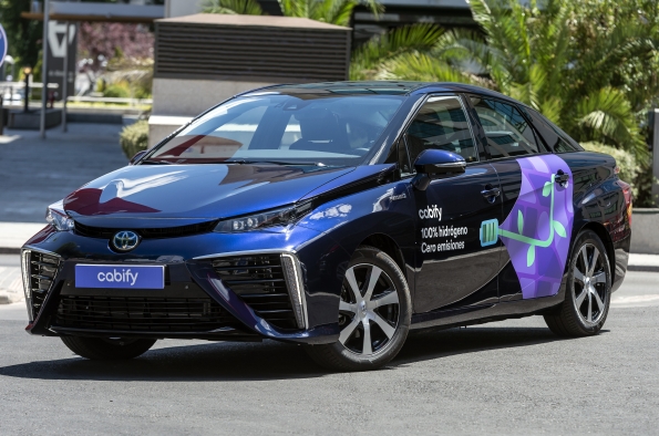 Cabify apuesta por los vehículos eléctricos de pila de combustible de Toyota