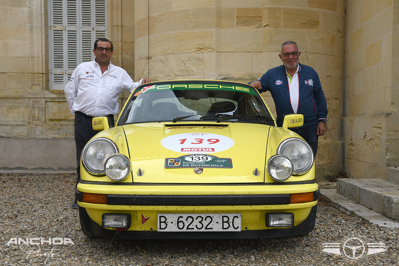 La pareja española Luis López y Enrique Judez y su Porsche 911 Carrera de 1975