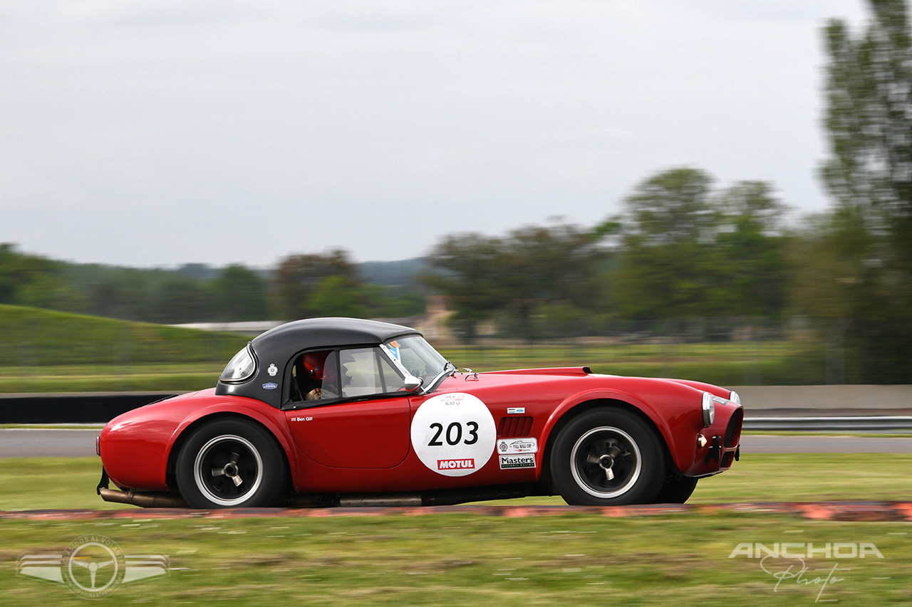 Ver a los AC Shelby Cobra siempre es un espectáculo