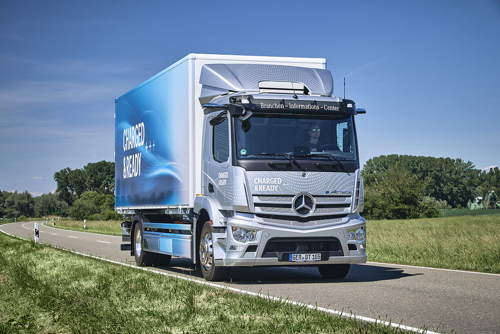 MERCEDES eACTROS