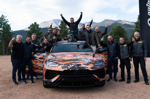 EL NUEVO LAMBORGHINI URUS, QUE AÚN NO SE HA DESVELADO, ESTABLECE UN NUEVO RÉCORD EN LA CATEGORÍA SUV DE PRODUCCIÓN EN EL TRAZADO UTILIZADO EN LA PIKES PEAK INTERNATIONAL HILL CLIMB