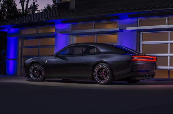 EL CHARGER DAYTONA SRT CONCEPT DISPONE DEL NUEVO SISTEMA DE PROPULSIÓN BANSHEE DE 800V