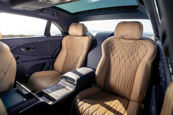 THE ELEGANTLY APPOINTED FLYING SPUR MULLINER SITS AT THE PINNACLE OF THE FLYING SPUR FAMILY