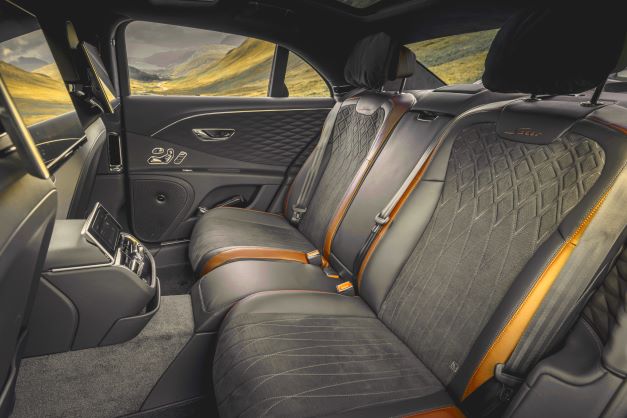 UNIQUE SPEED INTERIOR COLOURWAY WITH PERFORMANCE INSPIRED CABIN THROUGH USE OF DINAMICA