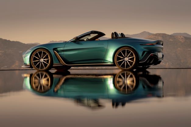 LA PRODUCCIÓN DEL V12 VANTAGE ROADSTER ESTÁ LIMITADA A 249 UNIDADES EN TODO EL MUNDO, Y LOS PEDIDOS YA SE HAN CERRADO DEBIDO A LA DEMANDA