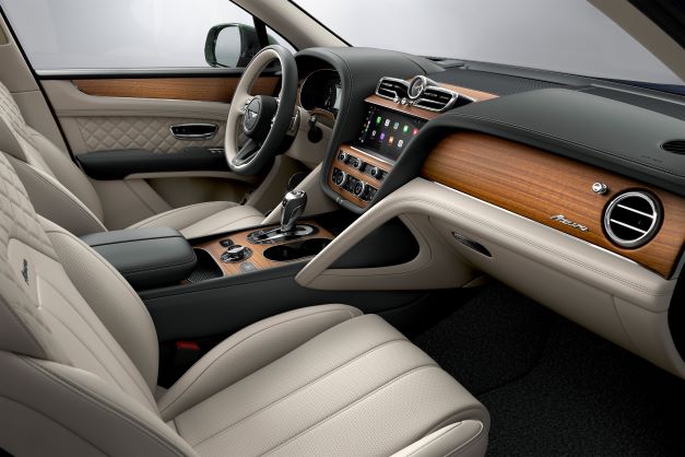 THE IMPORTANCE OF COLOUR, TEXTURE AND TACTILITY IS FULLY APPRECIATED BY BENTLEY’S COLOUR AND TRIM TEAM