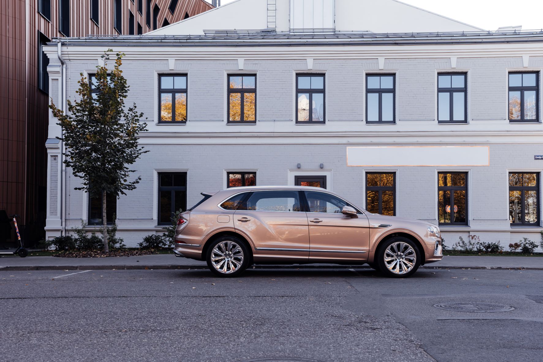 BENTLEY RIGA HAS WELCOMED THE DEBUT OF THE BENTAYGA EXTENDED WHEELBASE (EWB) IN THE BALTICS MARKETS