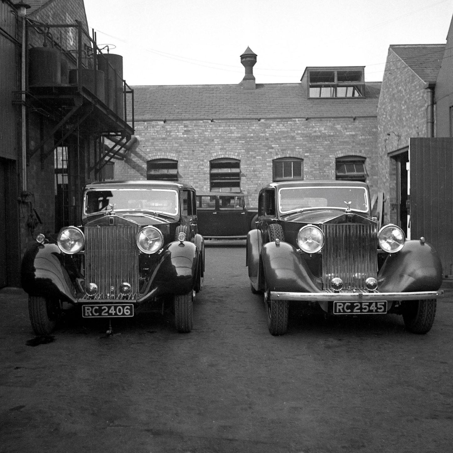 ROLLS-ROYCE 31EX AND 32EX, EXPERIMENTAL PHANTOM III 'SPECTRE' CARS