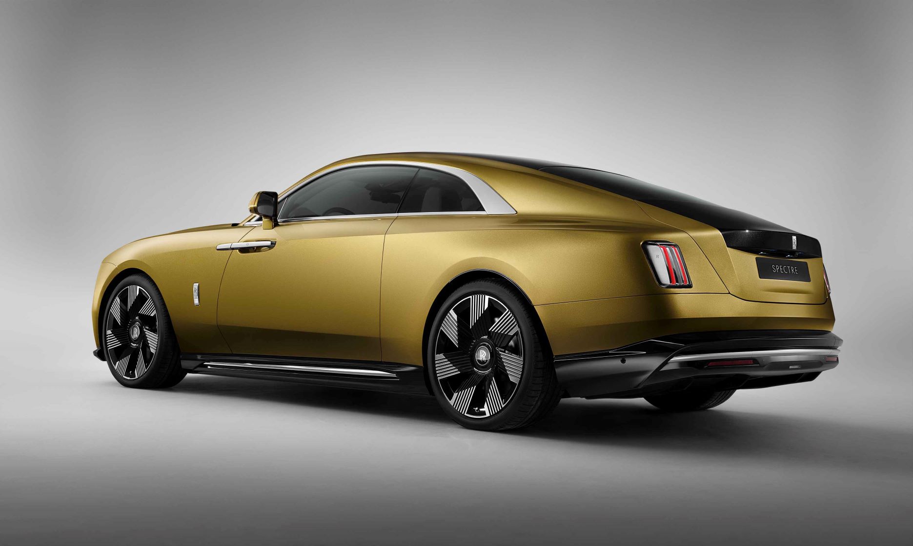 ROLLS-ROYCE DEBUTS SPECTRE, THE MARQUE’S FIRST FULLY-ELECTRIC MOTOR CAR