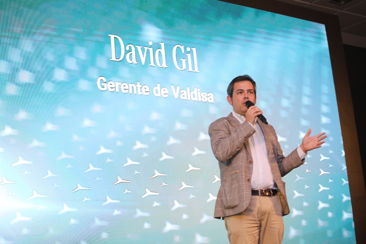 DAVID GIL, GERENTE DE VALDISA DIRIGIÉNDOSE A LOS INVITADOS