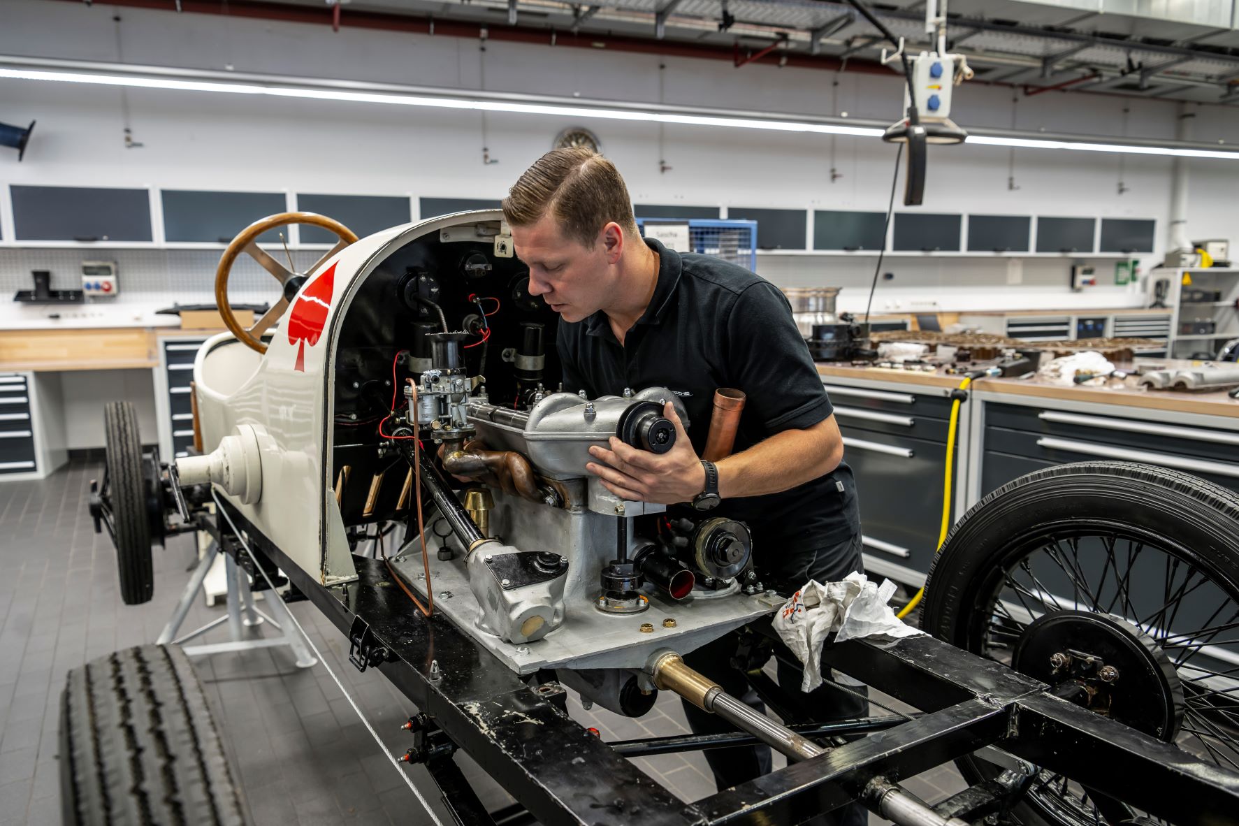 EL VEHÍCULO HABÍA FORMADO PARTE DE LA EXPOSICIÓN DEL MUSEO PORSCHE DURANTE MUCHOS AÑOS ANTES DE QUE COMENZARAN LOS TRABAJOS DE RESTAURACIÓN