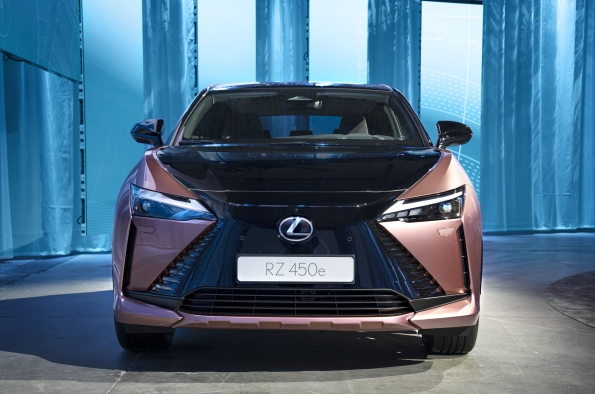 LEXUS RZ 450e