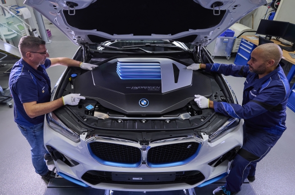 El Grupo BMW ha iniciado la producción de su modelo BMW iX5 Hydrogen