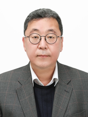 KYOO BOK LEE