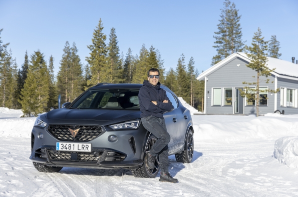 JORDI GENÉ PONE A PRUEBA EL COCHE MÁS POTENTE DE CUPRA, EL FORMENTOR VZ5, SOBRE LAS PISTAS HELADAS EN ROVANIEMI, FINLANDIA