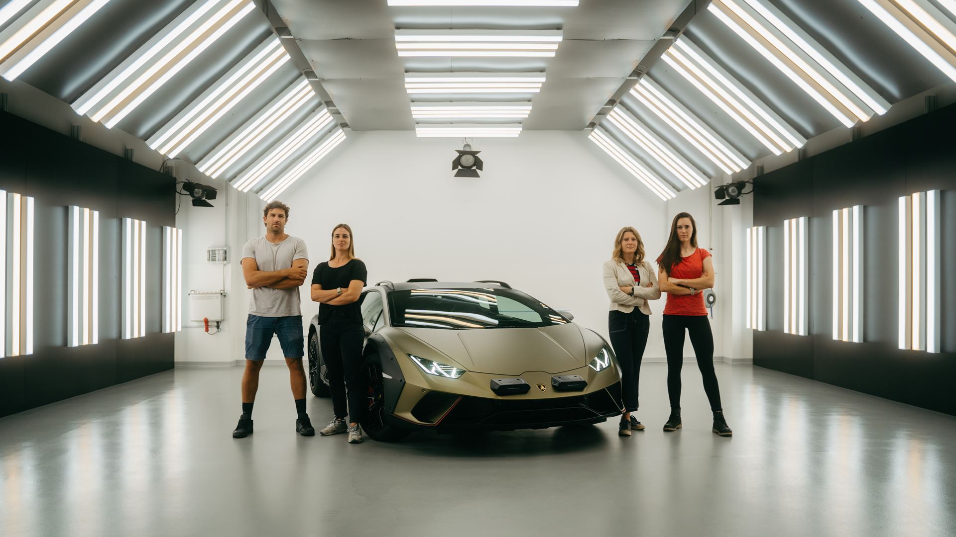 THE HURACÁN STERRATO WAS JOINED IN ITS DEBUT BY A QUARTET OF INTERNATIONAL CHAMPIONS: GAIA TORMENA, BLANCA ALABAU, MATTEO IACHINO AND MAUD PERRIN