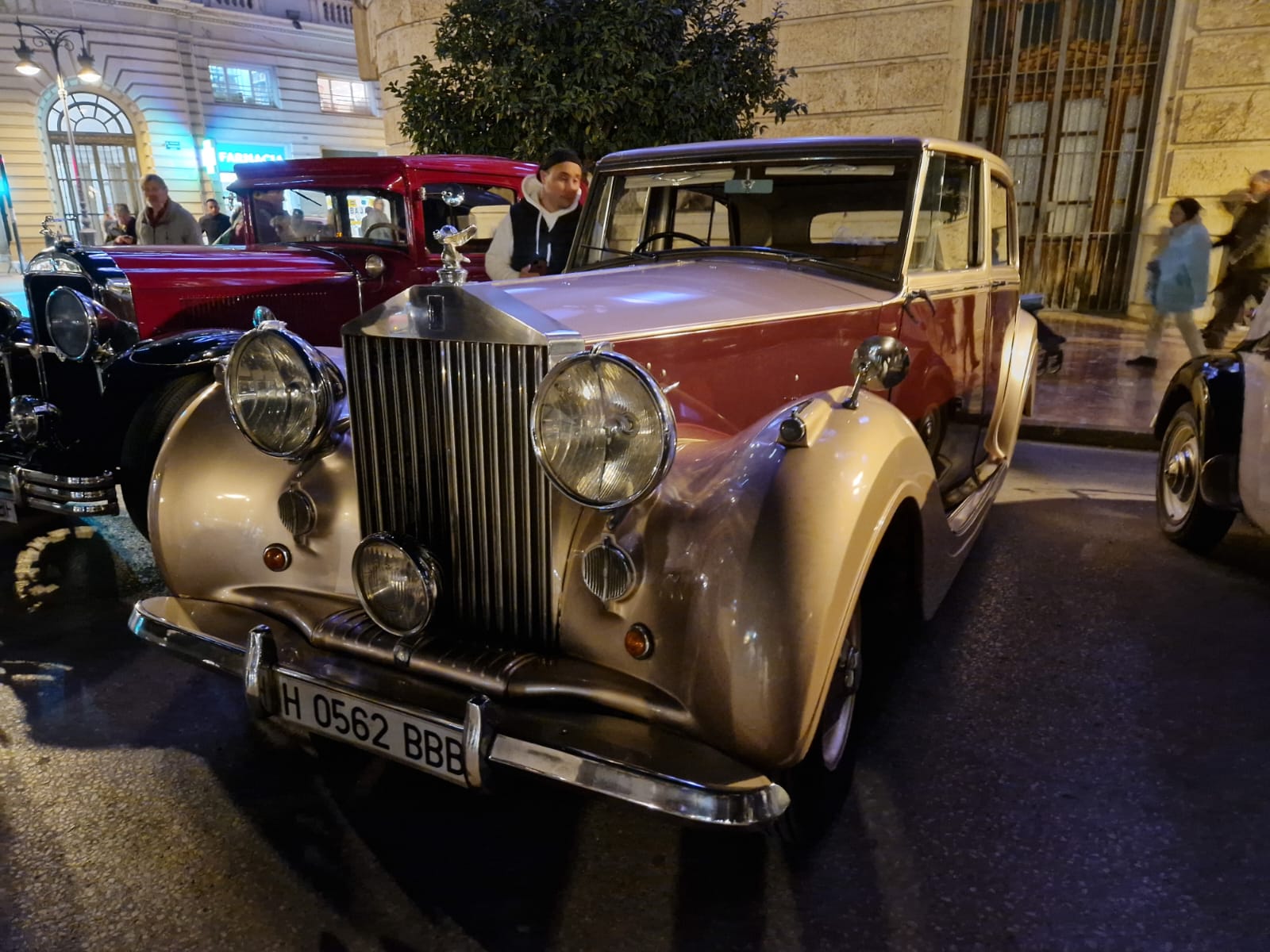 Rolls-Royce Silver Wraith con el que la Fallera Mayor de Valencia 2023 fue trasladada al acto de su Exaltación