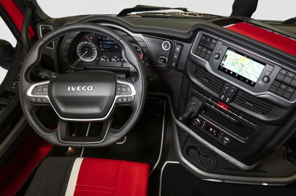 EQUIPAMIENTO INTERIOR EXCLUSIVO EN EL IVECO S-WAY TURBOSTAR