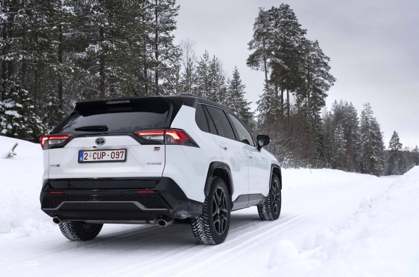 DETALLES DE DISEÑO EXTERIOR DISTINGUEN AL NUEVO RAV4 GR SPORT