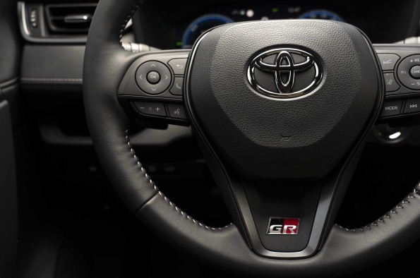 EL NUEVO GR SPORT CUENTA CON EL PAQUETE TOYOTA ASSIST DE PRESTACIONES AVANZADAS DE SEGURIDAD Y ASISTENCIA AL CONDUCTOR