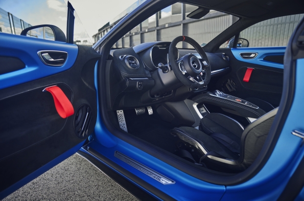 EL ALPINE A110R ES LA CUARTA ENTREGA DE ALPINE Y LA MÁS RADICAL