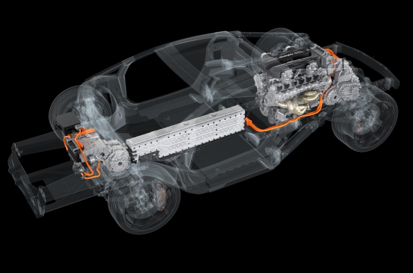 POTENCIA COMBINADA EN EL LB744 SUPERIOR A 1.000 CV GRACIAS AL NUEVO MOTOR V12 DE COMBUSTIÓN ACOPLADO A TRES MOTORES ELÉCTRICOS