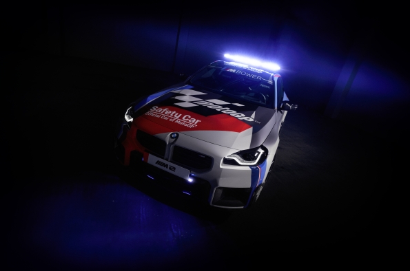 EL NUEVO BMW M2 MOTOGP™ SAFETY CAR CELEBRA UN CUARTO DE SIGLO COMO "COCHE OFICIAL DE MOTOGP™