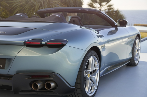 EL DESARROLLO DINÁMICO DEL FERRARI ROMA SPIDER HA PERMITIDO OBTENER UN COCHE QUE OFRECE EMOCIONES POR ENCIMA DEL RESTO