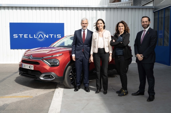 LA MINISTRA DE INDUSTRIA, COMERCIO Y TURISMO, REYES MAROTO, VISITA LA PLANTA DE STELLANTIS EN MADRID