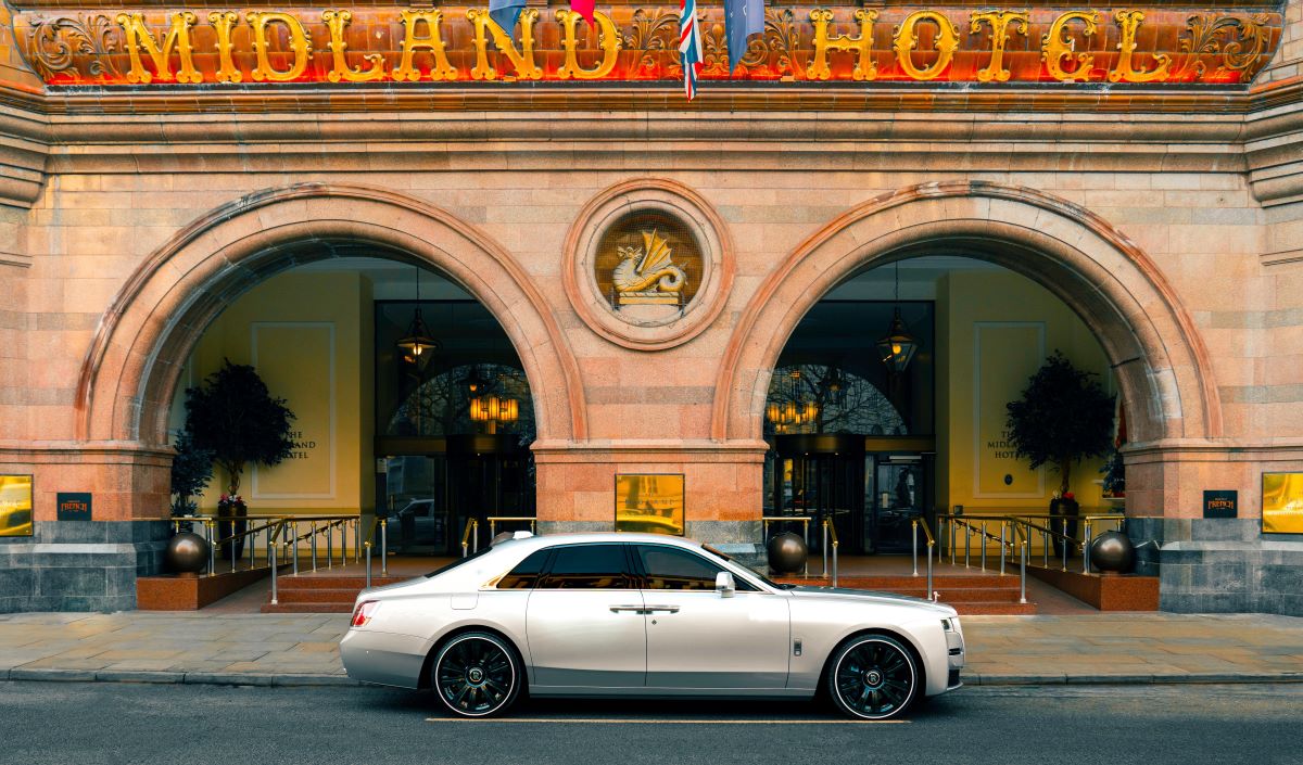 •	ROLLS-ROYCE MOTOR CARS MANCHESTER UNVEILS ONE-OF-ONE MANCHESTER GHOST